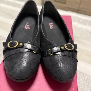 Munro Black Kid W/Patent